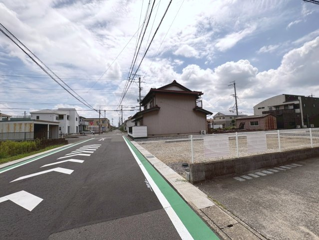リーブルガーデン　羽島郡笠松町北及第2　全3区画分譲の前面道路含む現地写真|「現地（2026年8月6日）撮影」　
■前面道路　
■ヤマダ不動産　株式会社リライフ