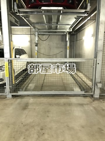 サンクレール荒川ブランガーデンの駐車場