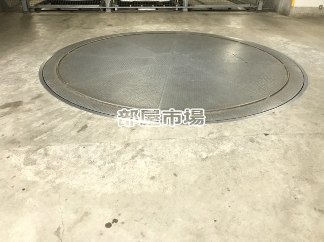 サンクレール荒川ブランガーデンの駐車場