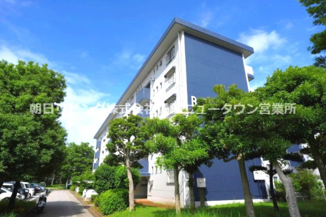 小室ハイランドB街区7号棟の画像