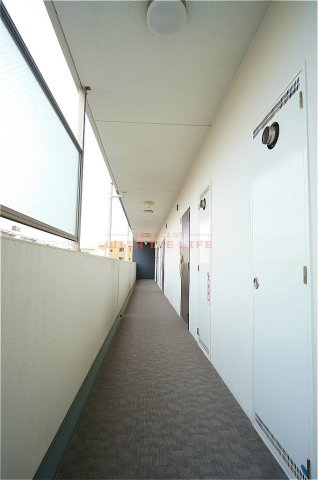 【キャッシュバック対象】グランドシャトー花畑T・Sのその他共用部分|きれいな玄関です