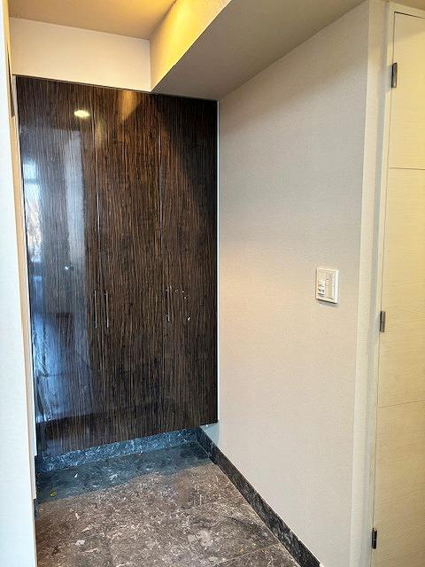クレッセント萩中 の玄関