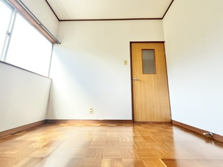 向野町⼾建賃貸の洋室