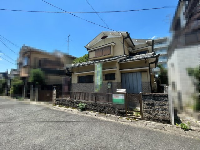 長岡京市開田4丁目の前面道路含む現地写真|前道：東側公道幅員約6.0ｍです。