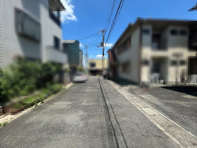 長岡京市開田4丁目の前面道路含む現地写真|スーパー・コンビニ等お買い物施設が充実しております。
