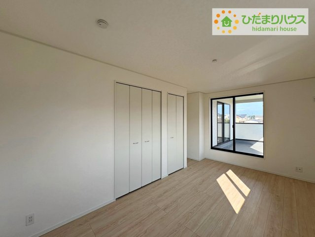 ひたちなか市津田第3　新築戸建　4号棟の寝室|天井の高い主寝室。ゆっくりと過ごせる大人のくつろぎ空間！