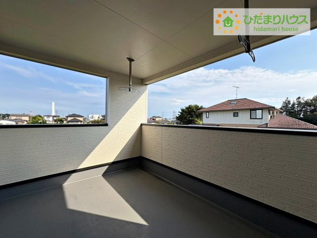 ひたちなか市津田第3　新築戸建　4号棟のバルコニー|雨の日でも安心なインナーバルコニーなら、外出時もお洗濯物が濡れる心配をしなくてすみますね♪