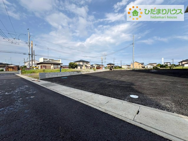 ひたちなか市津田第3　新築戸建　4号棟の駐車場|マイホームなら駐車場代がかかりません。しかも、自宅の駐車場で洗車ができます！今までコイン洗車に行っていた手間も省けて、節約にもつながります(^^♪