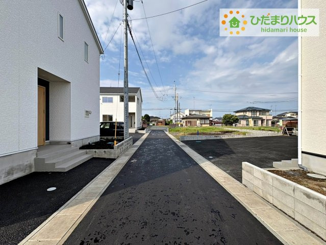 ひたちなか市津田第3　新築戸建　4号棟の前面道路含む現地写真|たっぷりの陽光と心地よい風が舞い込む住まい♪