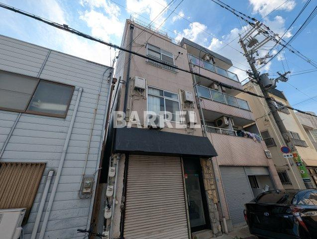 ミクスト十三東の外観