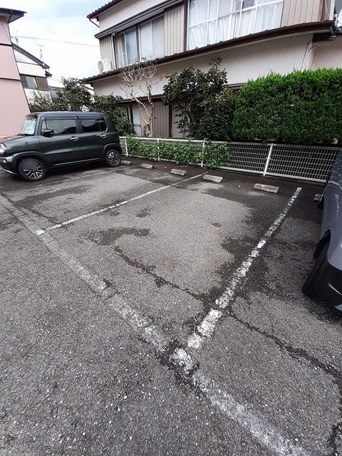ハイツ友舞Ⅴの駐車場|駐車場