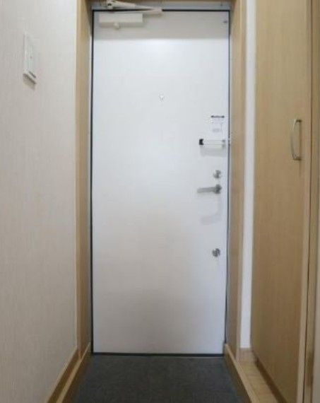 ルピナス清川の玄関