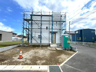 【外観】 | 袖ケ浦市横田　新築戸建　横田駅 | ただいま建築中です！！
角地で陽当たり良好♪
閑静な住環境で永く暮らしていただけます。
