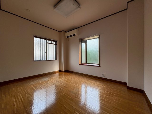 川崎市多摩区登戸の賃貸マンションの居間・リビング