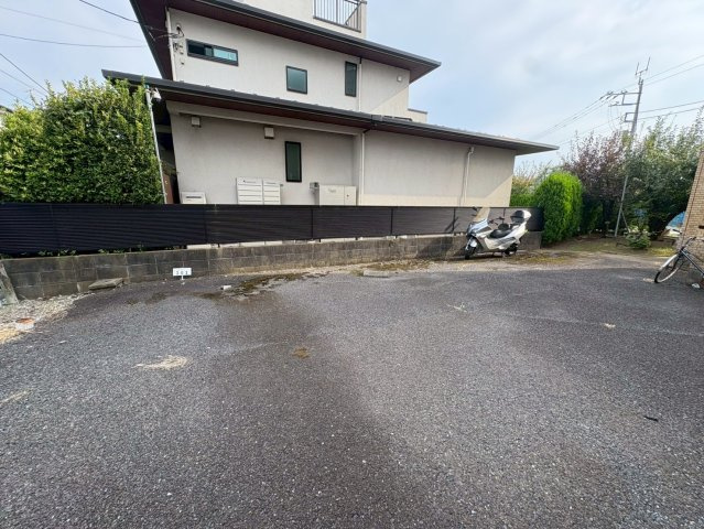 川崎市多摩区登戸の賃貸マンションの駐車場