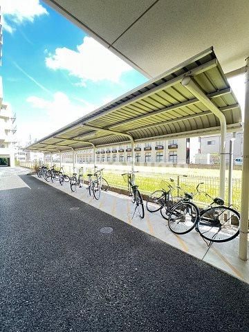 シエテ南塚口の駐車場