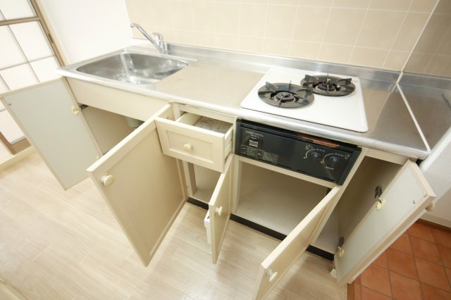 セフィラA棟のキッチン|別部屋同間取りのお写真となります。参考にご覧くださいませ。