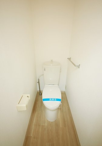 セフィラA棟のトイレ|別部屋同間取りのお写真となります。参考にご覧くださいませ。