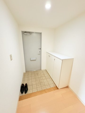 神戸市北区藤原台北町５丁目の中古マンションの玄関