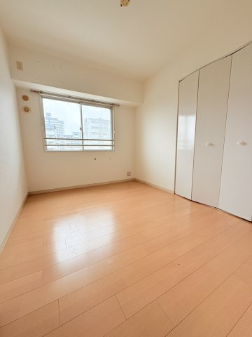 神戸市北区藤原台北町５丁目の中古マンションの洋室