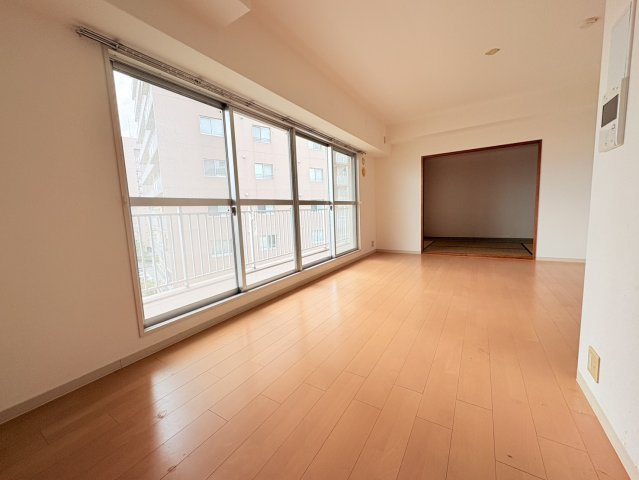 神戸市北区藤原台北町５丁目の中古マンションの居間・リビング