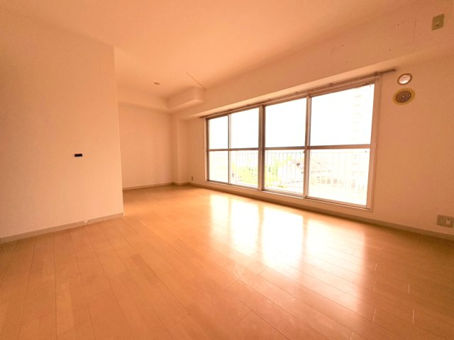 神戸市北区藤原台北町５丁目の中古マンションの居間・リビング|リビングです
