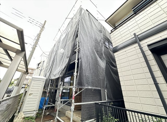 【外観】 | 志木市本町3丁目　新築一戸建住宅　全1棟　(丸井志木店) | 販売現地／2026年7月2日撮影
通りからの視線を気にせずのびのびお過ごしいただけます。