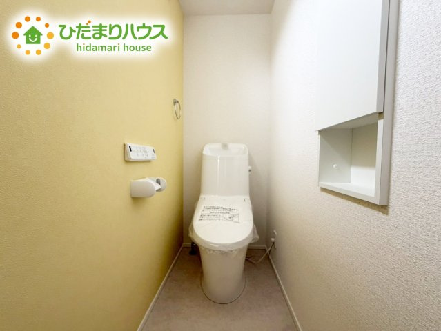 いわき市内郷高坂町大町　新築戸建のトイレ|温水洗浄便座なら、年中温かいので、安心して座ることができます。さらに、身体が冷えることもないため、便座カバーを付ける必要もありません。