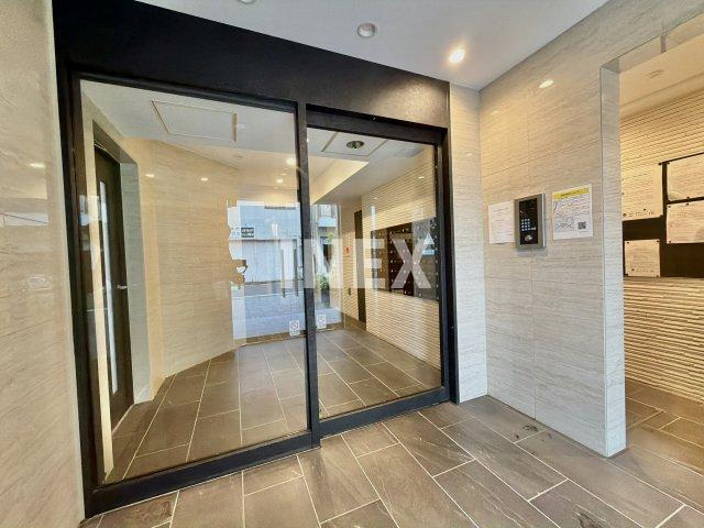 ディアレイシャス横浜吉野町のエントランス