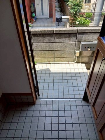東平1273-66貸家の玄関|毎日通る玄関はこちらです