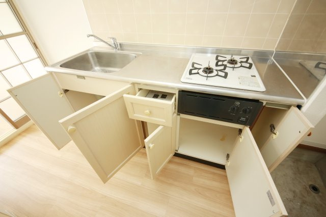 セフィラＣ棟のキッチン|別部屋同間取りのお写真となります。参考にご覧くださいませ。