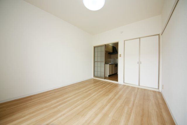 セフィラＣ棟の洋室|別部屋同間取りのお写真となります。参考にご覧くださいませ。