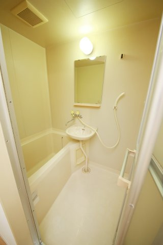 セフィラＣ棟の浴室|別部屋同間取りのお写真となります。参考にご覧くださいませ。