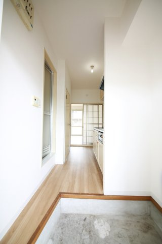 セフィラＣ棟の玄関|別部屋同間取りのお写真となります。参考にご覧くださいませ。