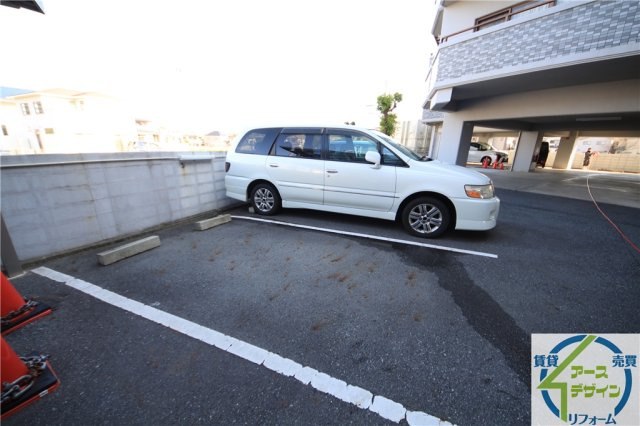 グランドシャトー西明石の駐車場
