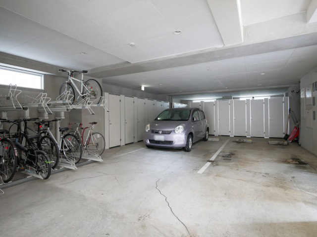【駐車場】パティーナ東大通