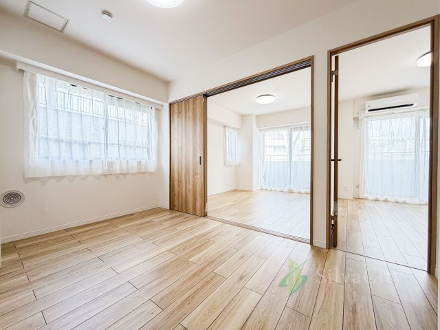 三の輪シティハウスの居間・リビング|リビングダイニング　※現地に家具の配置はございません