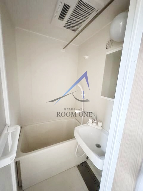 ＡＺＥＳＴーＲＥＮＴ羽田Ｖの浴室|お風呂です。