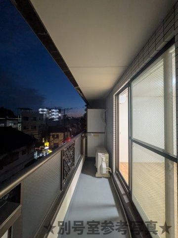 キャピタルコート石川町のバルコニー