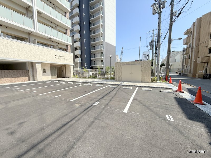 アドバンス大阪ルアナ　仲介手数料無料の駐車場