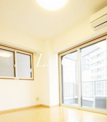 【居間・リビング】 | グランフォークスⅠ鷹翔 | 洋室のお部屋です。