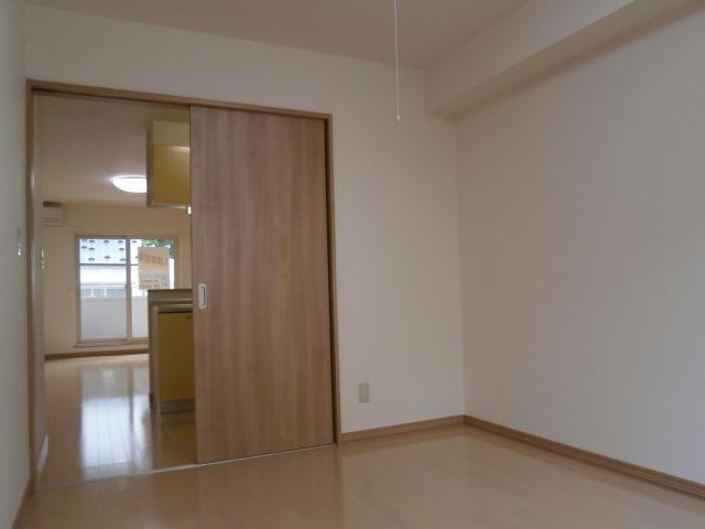EstansiaⅡ（エスタンシアツー）の居間・リビング
