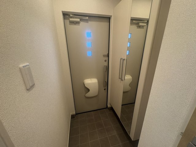 プラム江坂の玄関