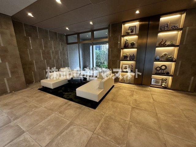 スプランディッド福島WESTのロビー