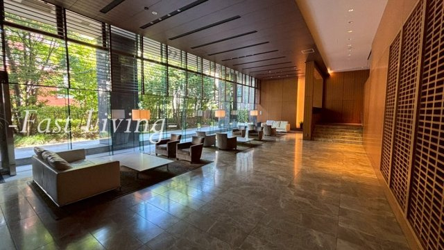 ブランズ四番町のロビー