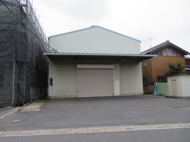 三郷市彦沢１丁目の倉庫