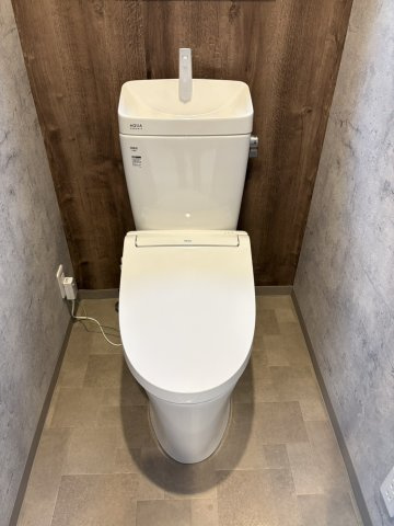 高槻市寿町3丁目戸建のトイレ