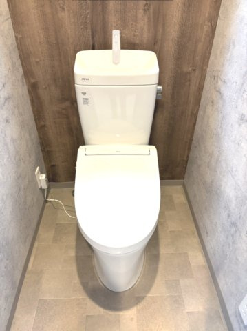 高槻市寿町3丁目戸建のトイレ|シンプルで使いやすいトイレです