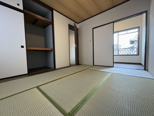 高槻市寿町3丁目戸建の和室