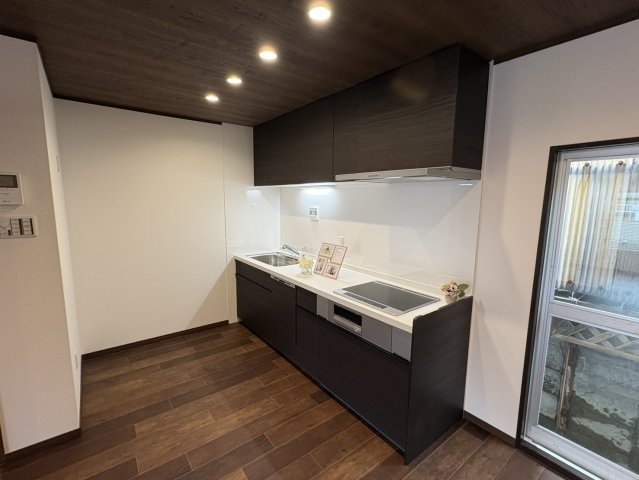 高槻市寿町3丁目戸建のキッチン
